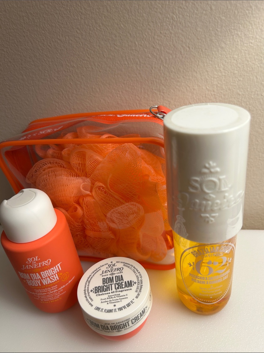 Sol de Janeiro Orange Travel Bath & Body Set with Mesh Pouf